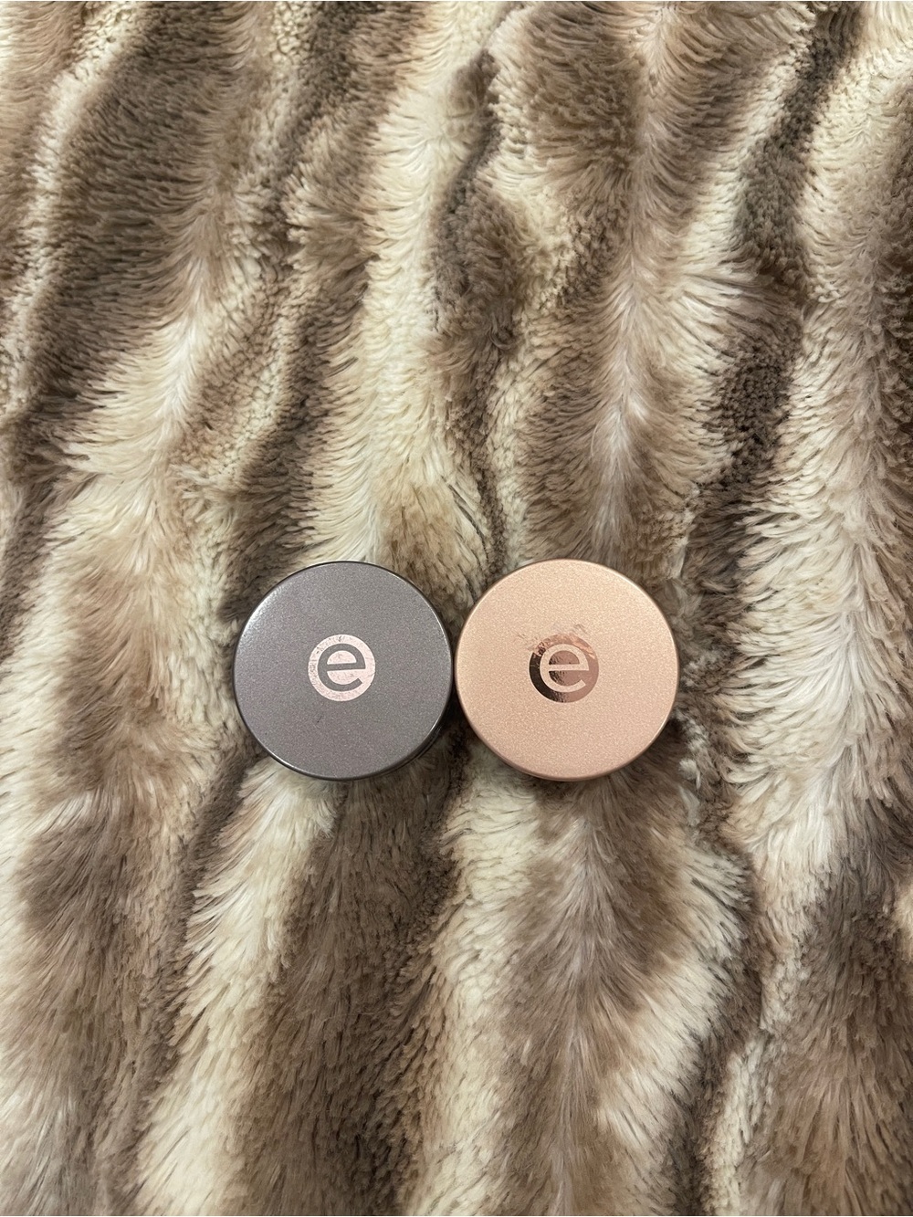 Essence Cream Eyeshadow Pot in Cocoa and Pearl